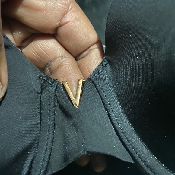 Victoria Secret Bra - Picture 2 of 3